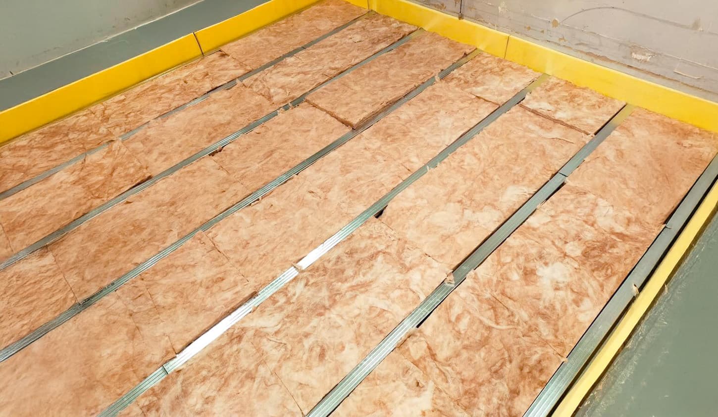 Système de plancher flottant dédié à l'activite de flamenco.