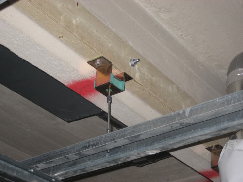 Alt image