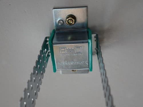 Alt image