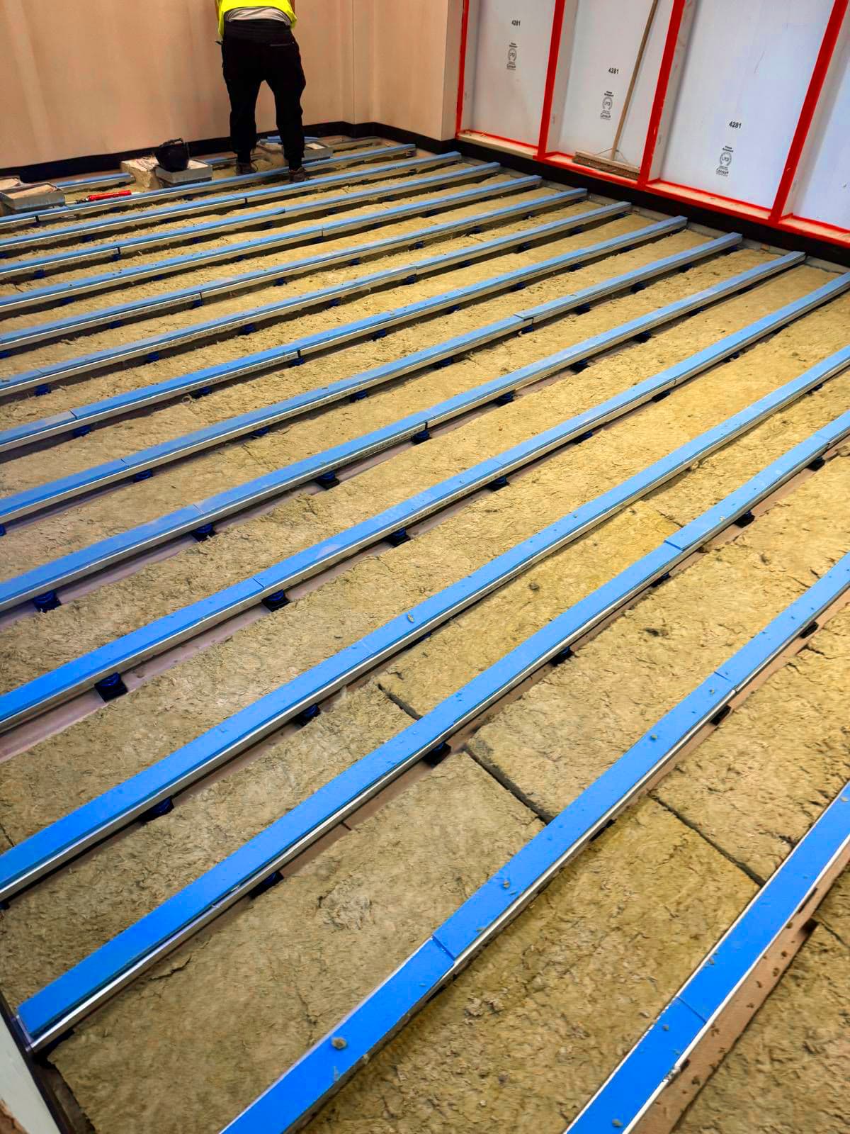 Alt image