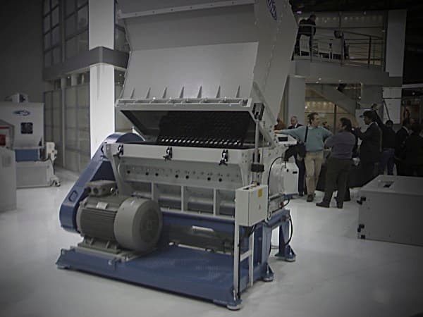 Alt image