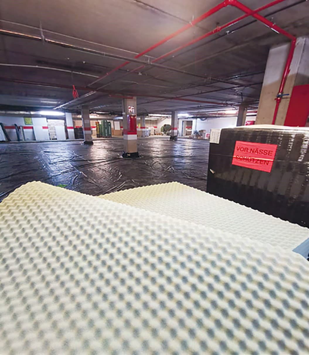 Acoustic Floor Mat instalado en el almacén de un supermercado